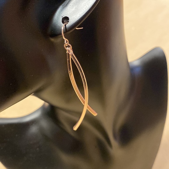 🛍 6 for $35 • NWT Banana Republic Rose Gold Asymmetrical Dangle Drop Earrings - Picture 2 of 5